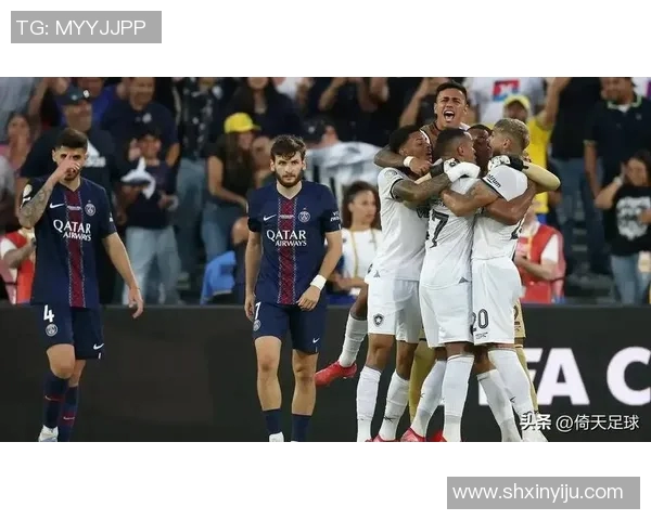 拜仁对阵巴黎的精彩对决分析与预测展望